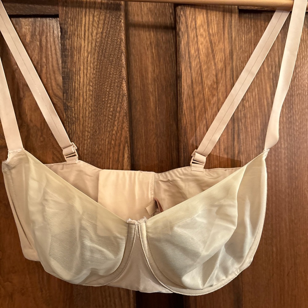SKIMS Beige Underwire Bra